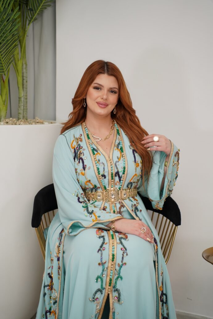 Caftan zomorod perlé à la main - Image 3